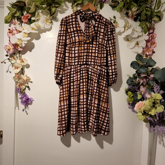 ⚡️⚡️FLASH SALE!!!GAL MEETS GLAM Lindsey Painted Windowpane Tie Neck - Picture 8 of 16